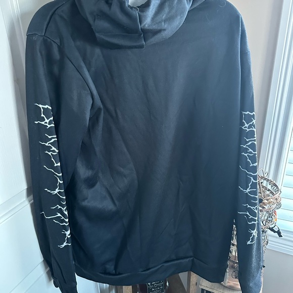 Sweatshirt - Picture 5 of 5